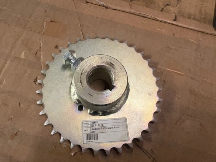 Lánckerék Z=35 aggyal Komáromi Ø25mm ABK