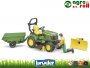 John Deere fűnyírő traktor, pótkocsival és kertésszel BRUDER